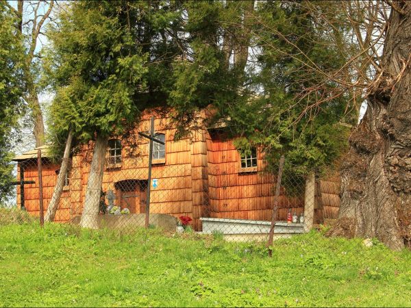 Cerkiew Wniebowstąpienia Pańskiego w Kruhelu Wielkim . Jest jedną z najstarszych cerkwi w Polsce. Wybudowana na pewno przed 1630 rokiem.