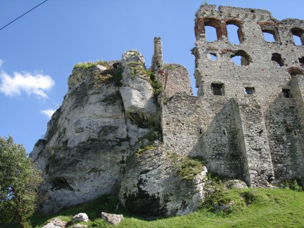 Zamek OGRODZIENIEC **** http://www.zamek-ogrodzieniec.pl/ **** http://zamki.net.pl/zamki/podzamcze/podzamcze.php **** Zamek Ogrodzieniec znajduje się w Podzamcz