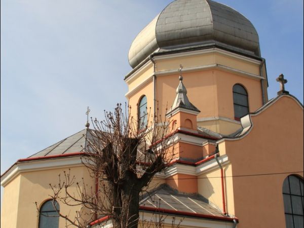 Kościół p.w. św. Antoniego w Cetuli , dawniej cerkiew p.w. św. Michała Archanioła.