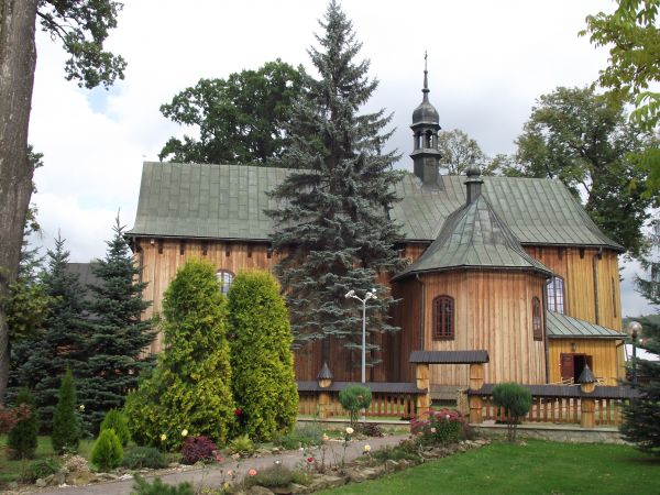 Wieś w XIV wieku była w dobrach królewskich a potem jej właścicielem był Zyndram z Maszkowic, miecznik krakowski, wódz polskiego rycerstwa pod Grunwaldem - tu,