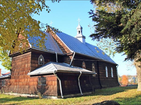 Drewniany kościół pw. śś. Piotra i Pawła w Medyce . Wybudowany w 1607 roku. W 1850 r. gruntownie przebudowany. W 1880 r. zmodyfikowano bryłę kościoła poprzez "