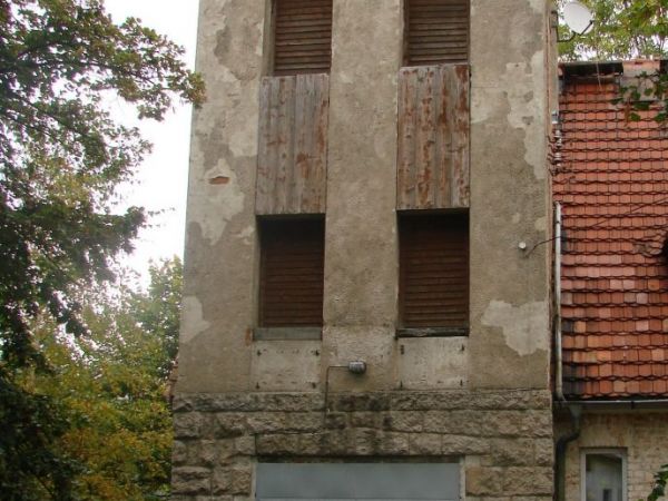 STARY  BUDYNEK  REMIZY  OCHOTNICZEJ  STRAŻY  POŻARNEJ