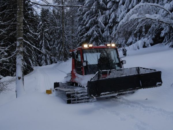 Nasze Stołowogórskie trasy narciarskie. O.W. Szczeliniec zapraszamy na www.szczeliniec.pl  fot. Grzegorz Bartusiak