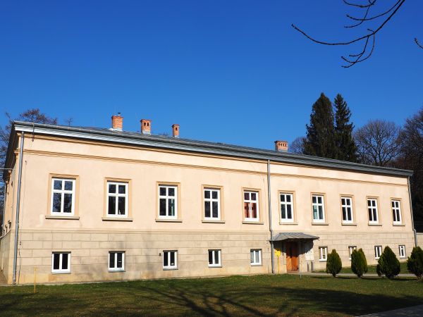 główny obiekt szkoły - na dwutygodniowych warsztatach w zaprzyjaźnionej szkole Maison Familiale Rural w Mazille we Francji uczniowie poszerzyli swoją wiedzę na