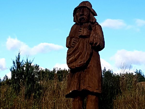 Rzeźba Siewca. Autor Roman Kiełb z Janikowa.