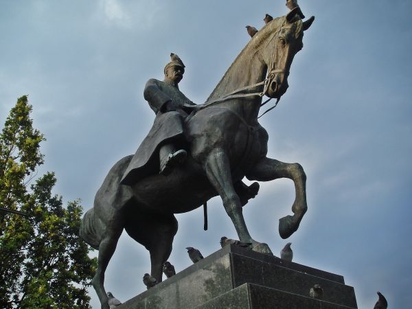 POMNIK MARSZAŁKA PIŁSUDSKIEGO na Placu Litewskim