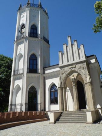 Opinogóra - wieś cała stanowiła niegdyś własność książąt mazowieckich a  w latach 1659 - 1795 rodziny Krasińskich i w 1-szej poł. XIXw. gen. Wincenty Krasiński