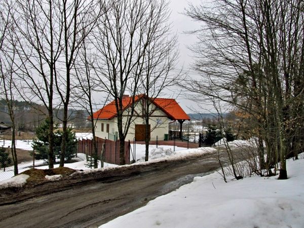 Świetlica wiejska w Czarnym zimą
