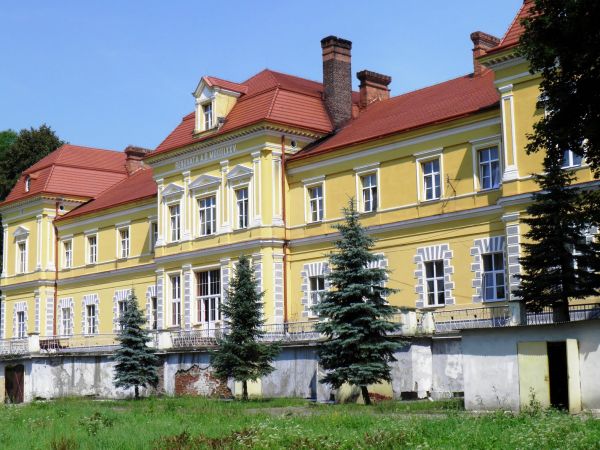 Pałac w Wysocku k. Jarosławia . W XVII wieku należał wraz z okolicznymi dobrami do Jana " Sobiepana " Zamoyskiego - / pięknie opisanego przez H. Sienkiewicza w