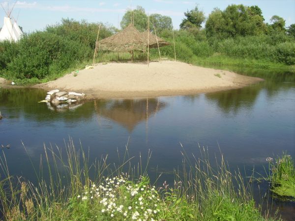 Na łąkach Liwca widać czasem namioty Indian