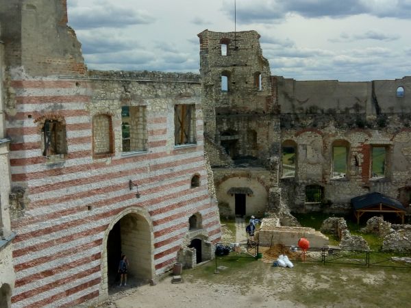 Zamek w Janowcu – renesansowy zamek budowany w latach 1508–1526 na wysokiej skarpie wiślanej w Janowcu w powiecie puławskim.