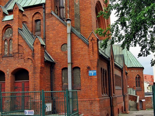 Kościół pw. św. Andrzeja Boboli przy Placu Kościeleckich od strony podwórka