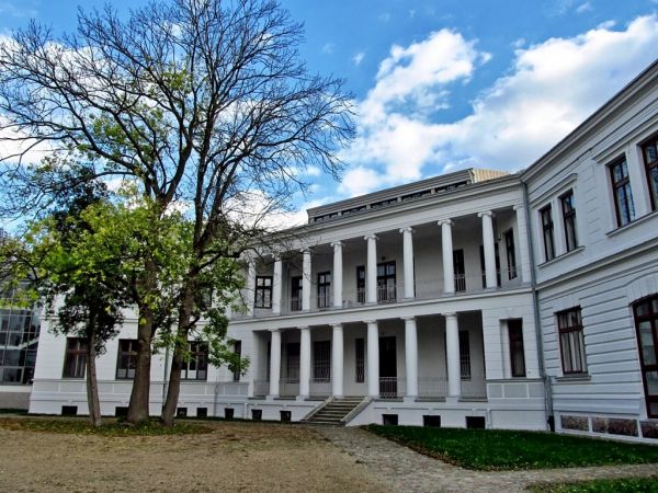 Sanktuarium Najświętszej Maryi Panny Jazłowieckiej w Szymanowie.