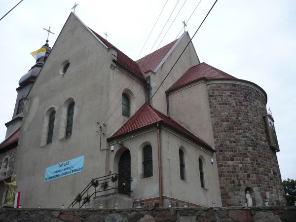 Kościół pw. Narodzenia Najświętszej Maryi Panny najstarszy 
romański kościół w Wielkopolsce ufundowany w 1108r.przez Piotra
Włostowica zwanego Duninem w tym r