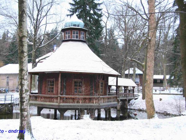 LETNI DOMEK  OPATÓW Z KRZESZOWA NA WODZIE (zwany potocznie Betlejem)