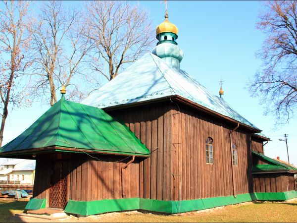 Cerkiew Opieki Matki Bożej w Kłokowicach - drewniana parafialna cerkiew prawosławna w dekanacie Przemyśl (dawniej świątynia greckokatolicka). Zbudowana na miejs