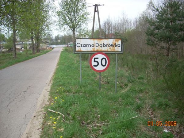 Wjazd od strony Jerzkowic.