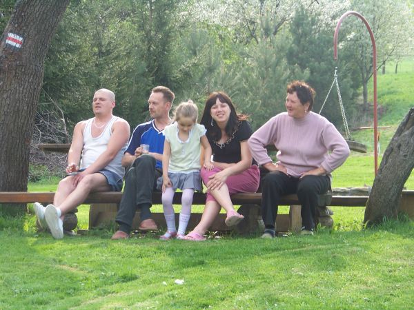 "CHYROWIACY" - 90% załogi wspaniałego gospodarstwa agroturystycznego "POD GRUSZĄ". Byliśmy tam nie raz, pojedziemy jeszcze wiele razy ! Rewelacja