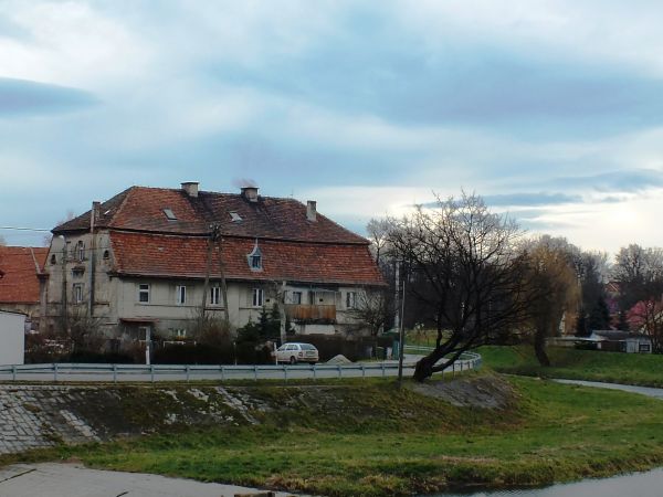 widok przez Piławę