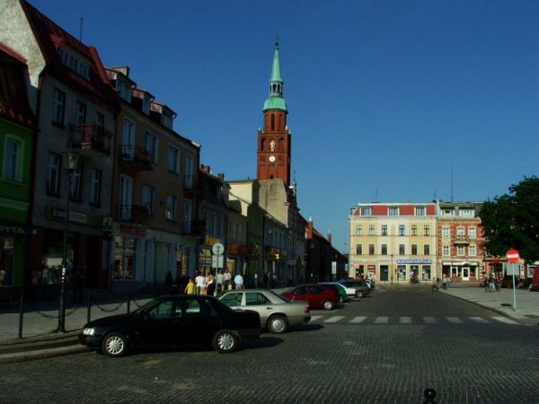 Rynek miejski - Widok na kościol św. Katarzyny