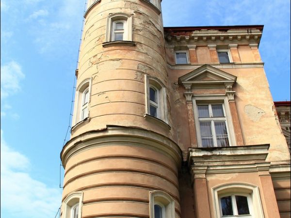 Pałac Lubomirskich w Przemyślu - Bakończycach .  Wybudowany w latach 1885–1887 przez księcia Hieronima Adama Lubomirskiego, według projektu Maksymiliana Nitscha