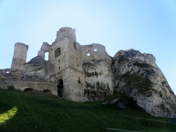 Zamek OGRODZIENIEC **** http://www.zamek-ogrodzieniec.pl/ **** http://zamki.net.pl/zamki/podzamcze/podzamcze.php **** Zamek Ogrodzieniec znajduje się w Podzamcz