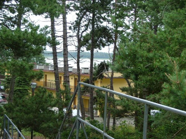 Platforma umożliwiająca przejscie do morza i jeziora.