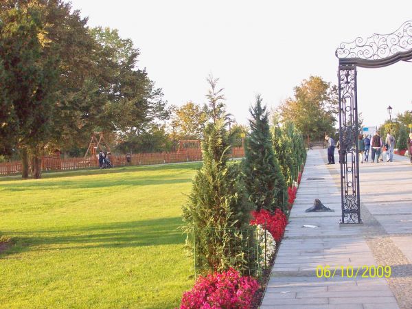 Prawa strona wejścia do Alei Gwiazd