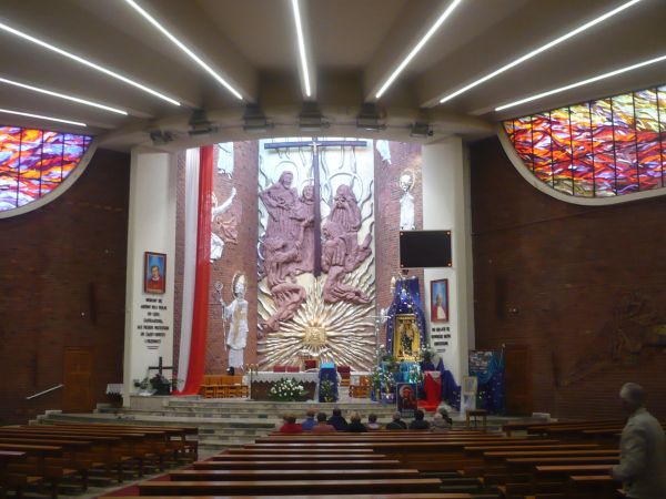 Ogólny  widok  w  stronę  ołtarza.