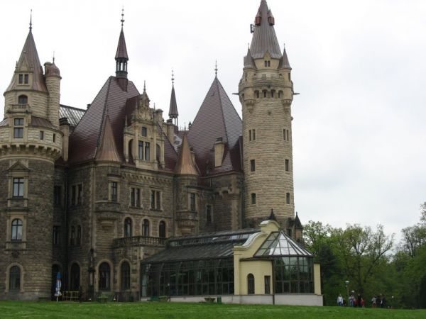 Bajkowy zamek  w Mosznej.