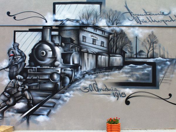 Łopienno, mural.
