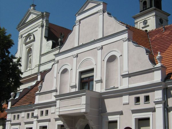 Wolsztyn, probostwo i kościół Farny.