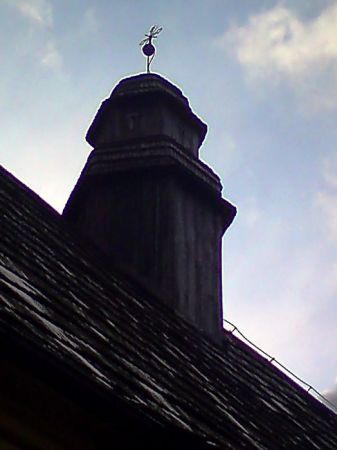 Zabytkowy, drewniany kościół pw Świętej Trójcy - autor A.Olszewski