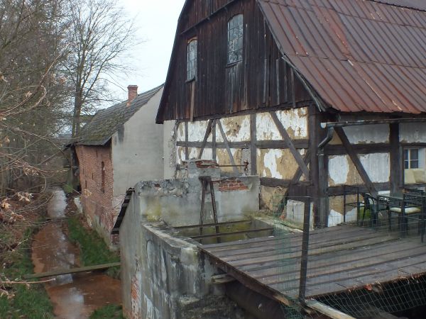 młyn był napędzany turbinami wodnymi a nie kołem młyńskim