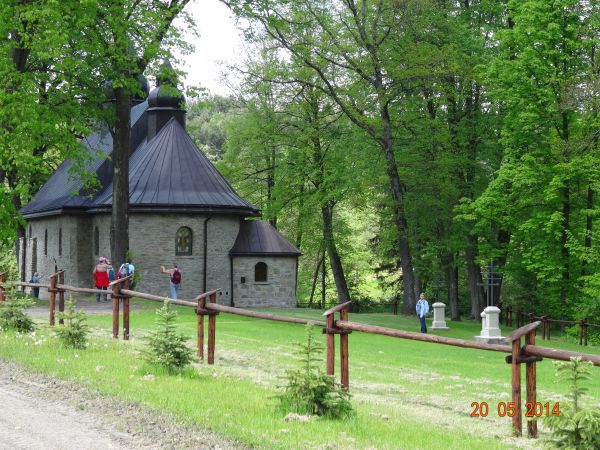 cerkiew grecko-katolicka pw. św. Bazylego Wielkiego, parafialna - po gruntownym remoncie - więcej w galerii / na tablicy - zapraszam, jest też o cmentarzu.