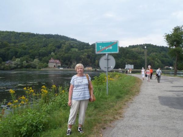 zmierzamy do przystani przeprawy promowej - tu Tropie i świętych pustelników żegnamy, na Zamek Tropsztyn nam śpieszno...