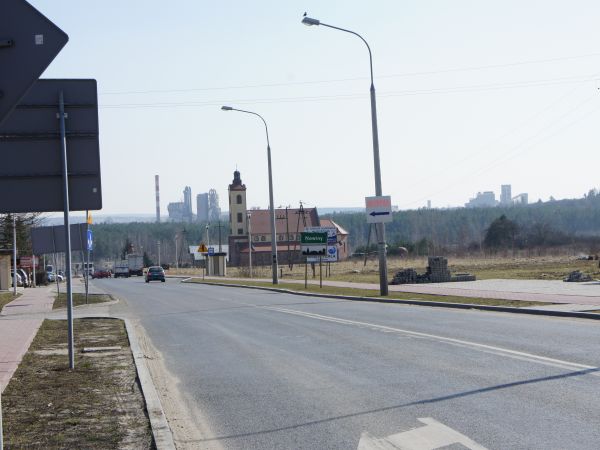 Zjazd z trasy E-7 do Osiedla Nowiny