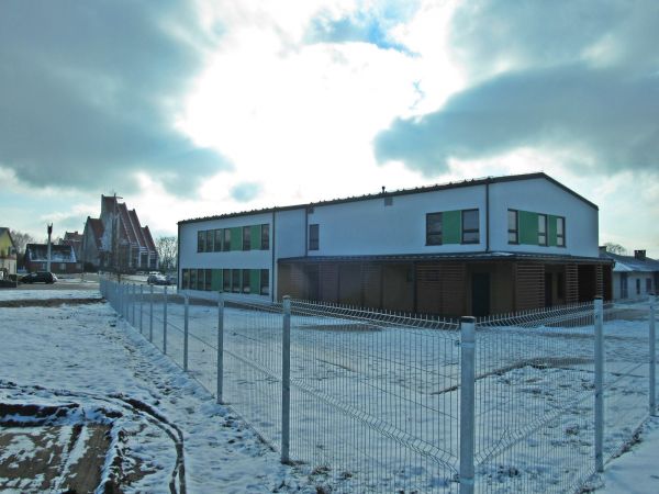 Nowy obiekt Zespołu Szkół Ponadgimnazjalnych w Czarnej Wodzie, wybudowany przez firmę STEICO (produkcja płyt pilśniowych), w miejsce innego obiektu zajętego prz