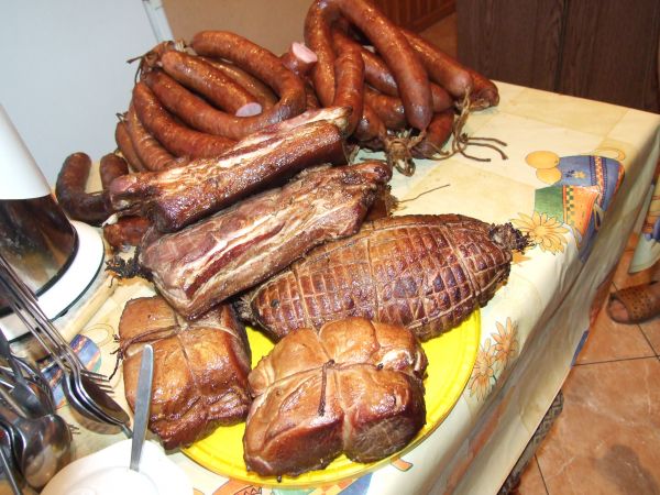 Wędzonki po wędzeniu nad jeziorem w Szczekarzewie