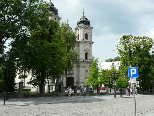 Widok na kościół Rozesłania Apostołów - ul Lubelska