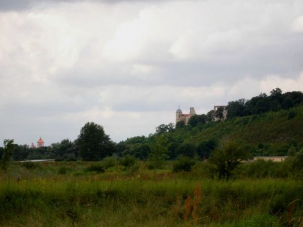 Widok z promu na Wisle na Janowiec.