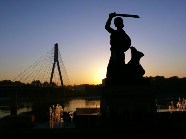 Warszawa wita dzień