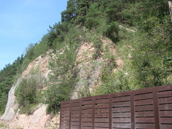 POD CZERWONĄ SKAŁKĄ