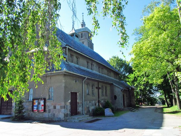 Kościół w Piecach na Pomorzu