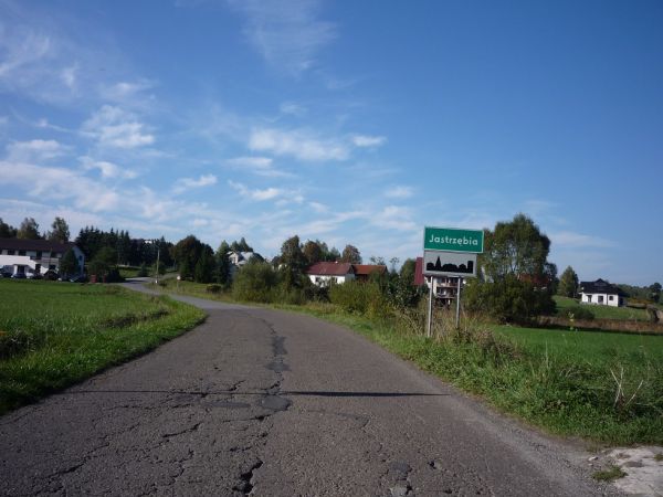Jastrzębia. Widok od strony Sułkowic.