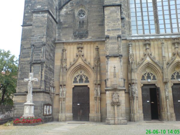 Wejście z placu JPII do Katedry