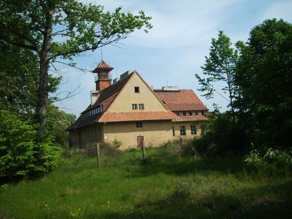 starsze zdjęcie strażnicy WOP dziś odnowiona ale stoi pusta nie wiem dlaczego