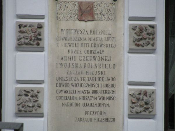 Tablica pamiątkowa w centrum Łodzi
