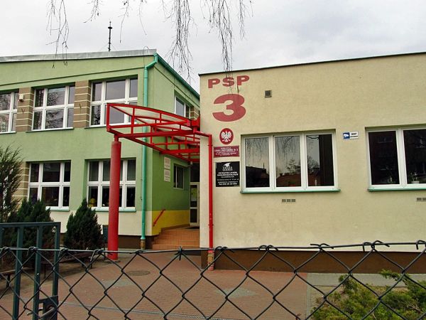 Publiczna Szkoła Podstawowa nr 3 przy ulicy Wybickiego