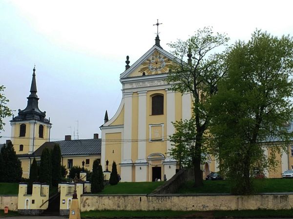 Kościół Imienia NMP z klasztorem